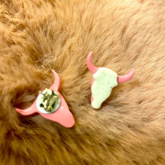 Pink and white steer earrings - Picture 1 of 1
